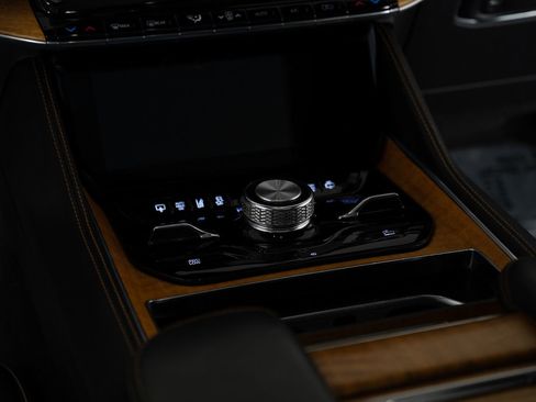 Used 2022 Jeep Grand Wagoneer Series III w/ Rear Seat Video Group 1 image 36