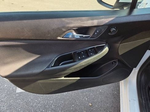 Used 2019 Chevrolet Cruze LS w/ LS Convenience Package FWD image 12