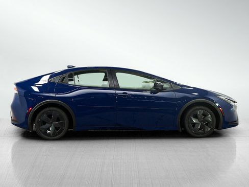 Used 2023 Toyota Prius LE FWD image 6