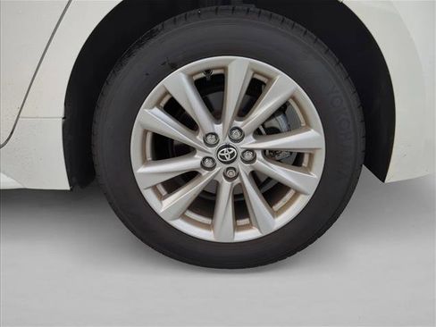 Certified 2023 Toyota Corolla SE image 9