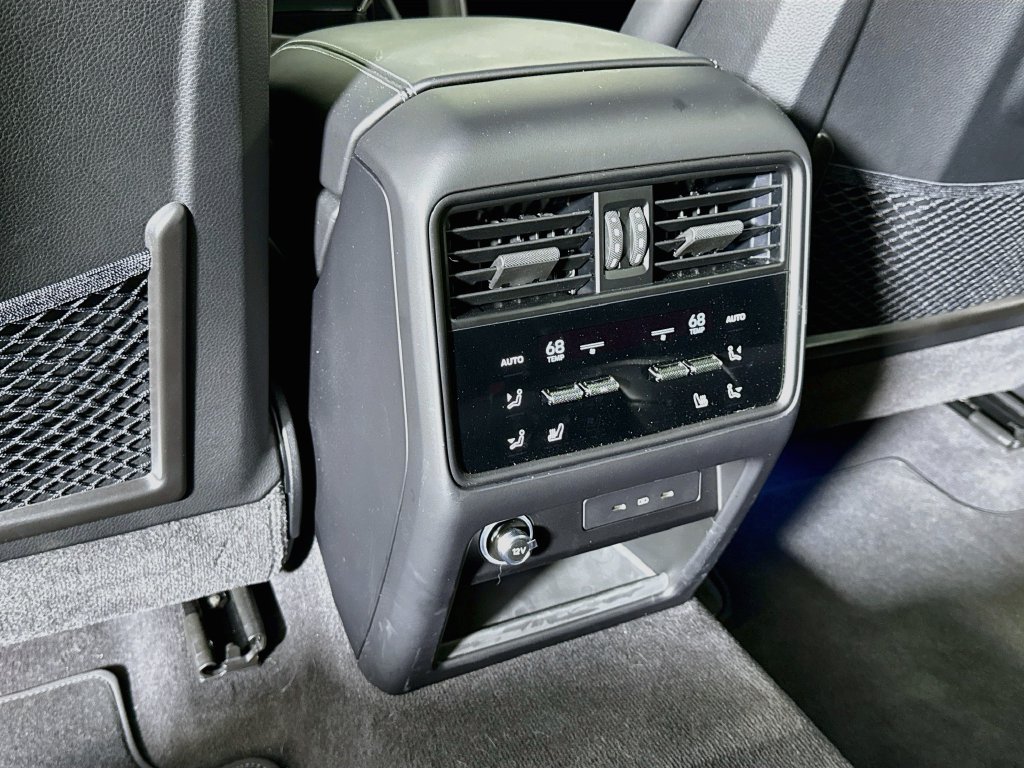 Certified 2025 Porsche Cayenne S AWD/4WD image 20