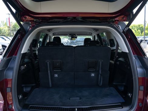 Used 2023 Jeep Grand Cherokee L Limited w/ Black Appearance Package RWD image 9