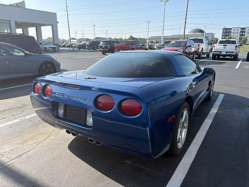 Used 2002 Chevrolet Corvette Coupe w/ Preferred Equipment Group2 RWD image 3
