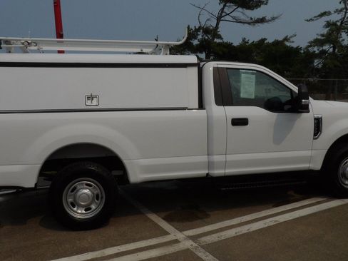 Used 2022 Ford F250 XL w/ Power Equipment Group RWD image 7
