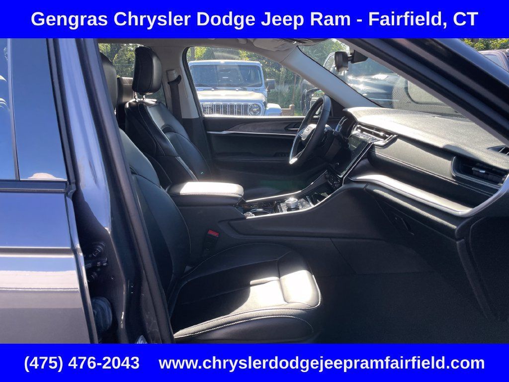Used 2023 Jeep Grand Cherokee L Limited w/ Luxury Tech Group II AWD/4WD image 19