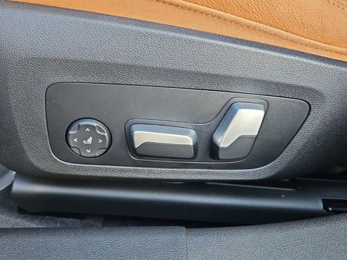 Used 2022 BMW 330e xDrive w/ Premium Package image 12