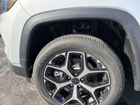 New 2026 Jeep Compass Limited AWD/4WD image 31