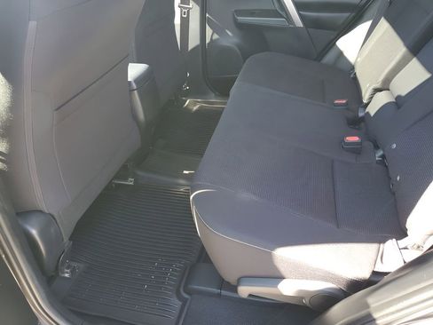 Used 2018 Toyota RAV4 XLE image 20