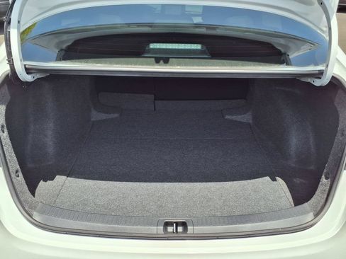 Used 2025 Toyota Corolla LE FWD image 18