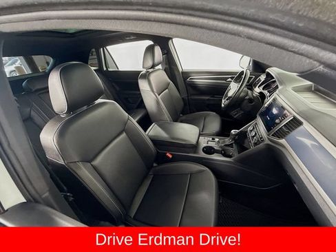 Used 2020 Volkswagen Atlas Cross Sport SE w/ Panoramic Sunroof Package FWD image 24