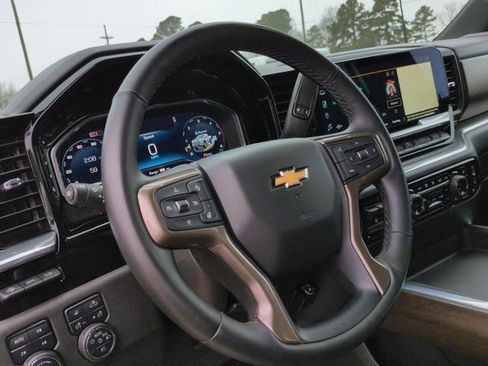 Used 2024 Chevrolet Silverado 2500 High Country w/ High Country Premium Package image 14