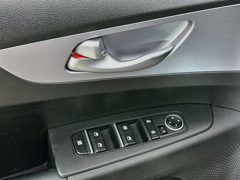 Used 2024 Kia Forte LXS FWD image 15