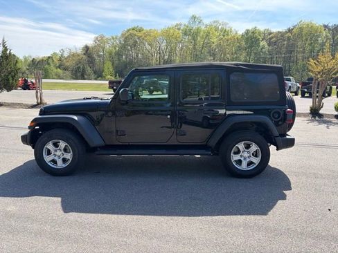 Used 2022 Jeep Wrangler Unlimited Sport image 27