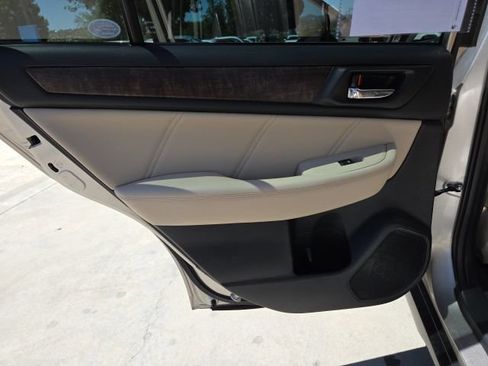 Used 2018 Subaru Outback 3.6R Limited AWD/4WD image 17