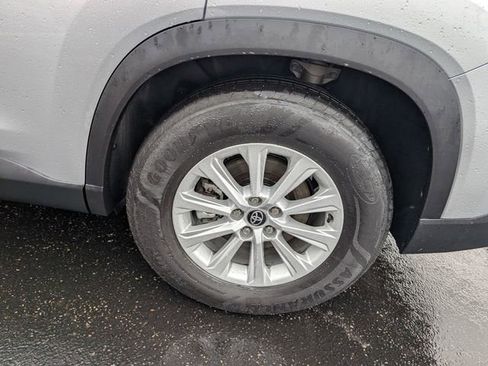 Used 2024 Toyota Grand Highlander XLE image 25