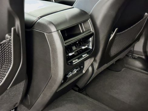 Used 2023 Jeep Grand Cherokee Limited w/ Black Appearance Package AWD/4WD image 28