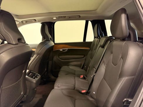Used 2024 Volvo XC90 B5 Plus w/ Protection Package Premier image 11