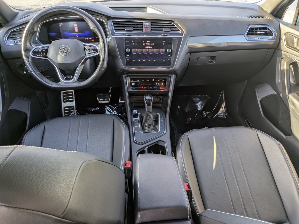 Certified 2022 Volkswagen Tiguan SE R-Line FWD image 11
