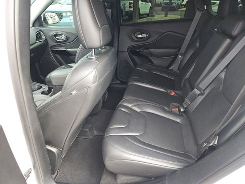 Used 2020 Jeep Cherokee Latitude Plus image 22