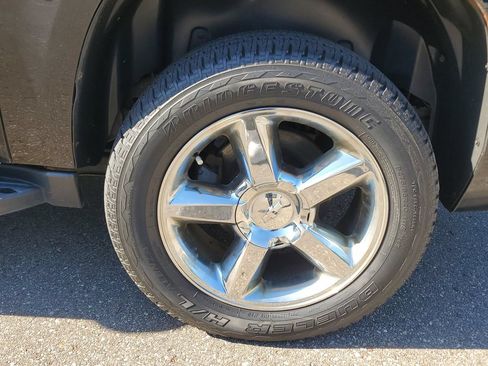Used 2014 Chevrolet Suburban LTZ AWD/4WD image 6
