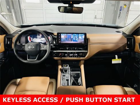 New 2026 Nissan Pathfinder Platinum image 4