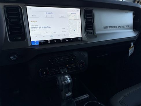 New 2025 Ford Bronco Outer Banks image 39