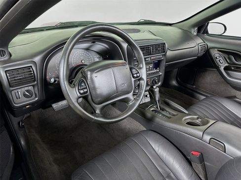 Used 2002 Chevrolet Camaro Z28 w/ SS Performance/Appearance Pkg image 9