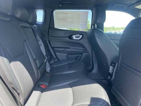 New 2026 Jeep Compass Latitude image 17