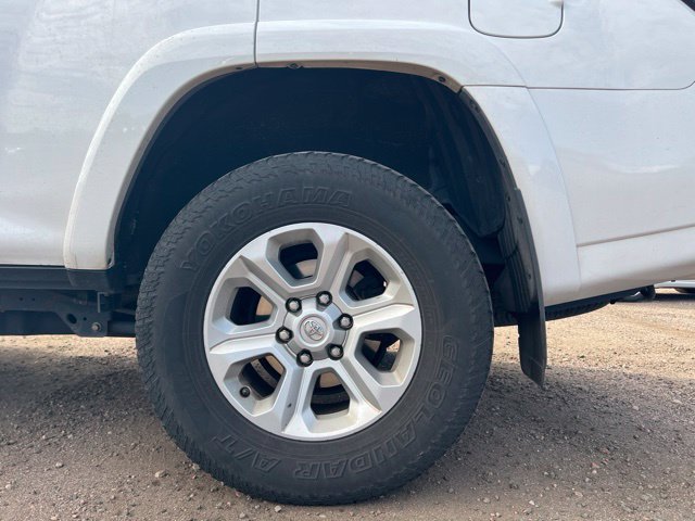 Used 2018 Toyota 4Runner SR5 AWD/4WD image 9