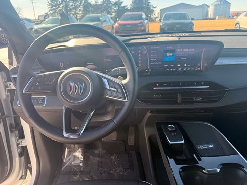 Used 2025 Buick Enclave Preferred image 12