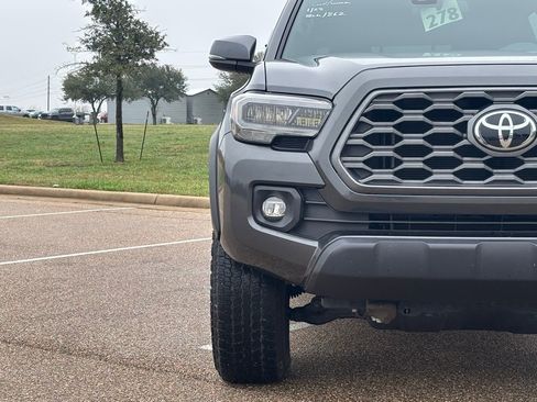 Used 2023 Toyota Tacoma TRD Off-Road image 4