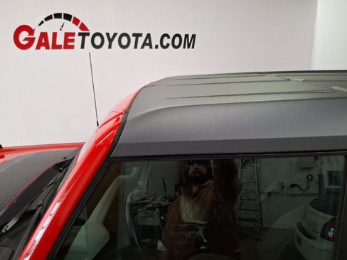 Used 2023 Ford Bronco Wildtrak image 8