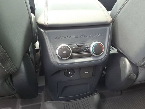 Used 2025 Ford Explorer Active w/ Active Comfort Package AWD/4WD image 13