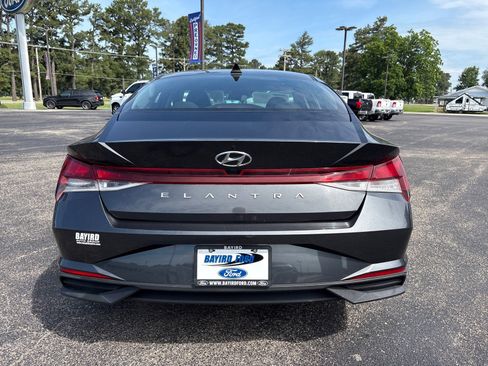 Used 2021 Hyundai Elantra SEL FWD image 7