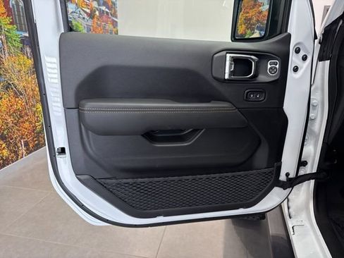 New 2025 Jeep Wrangler Unlimited Rubicon 392 image 23