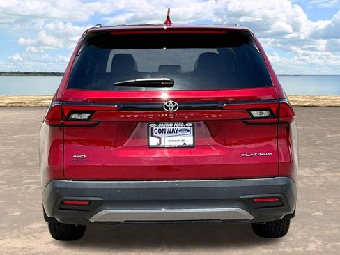 Used 2025 Toyota Grand Highlander AWD image 7
