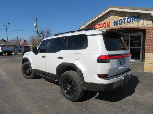 Used 2024 Lexus GX 550 Overtrail image 7