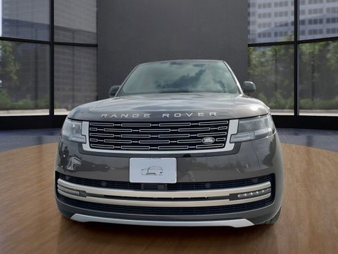 New 2025 Land Rover Range Rover SE image 3
