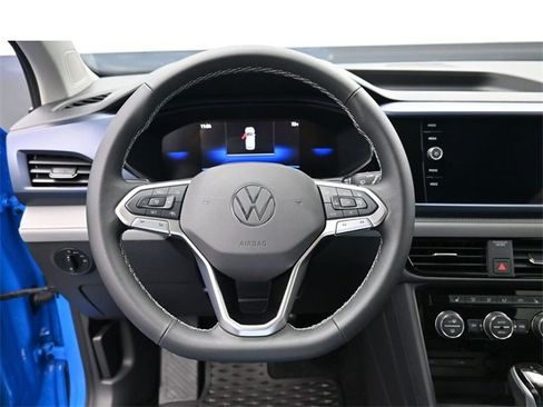 Used 2024 Volkswagen Taos SE image 15