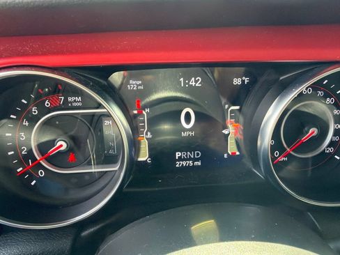Used 2022 Jeep Wrangler Rubicon AWD/4WD image 16
