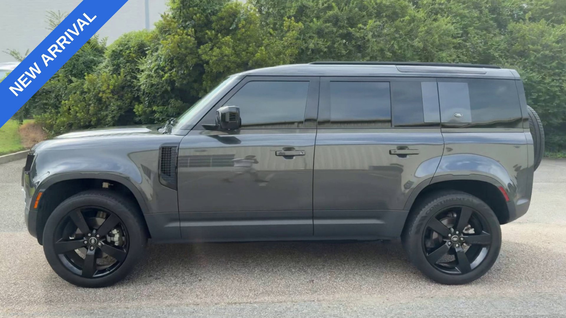 Used 2024 Land Rover Defender 110 S AWD/4WD image 7