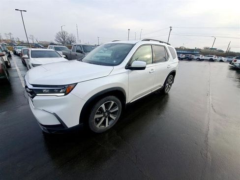 Used 2023 Honda Pilot Touring image 1