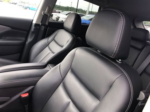 Used 2024 Nissan Murano SV AWD/4WD image 11