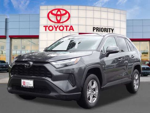 Certified 2025 Toyota RAV4 XLE FWD image 1
