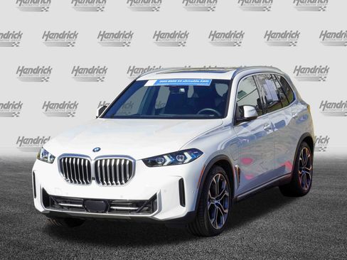 Certified 2025 BMW X5 xDrive50e w/ Premium Package image 5