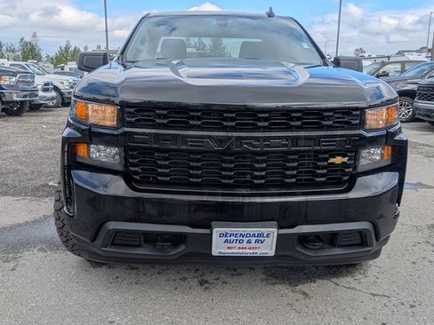 Used 2019 Chevrolet Silverado 1500 Custom w/ Custom Value Package AWD/4WD image 8