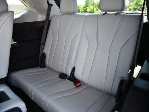 Used 2026 Acura MDX SH-AWD w/ Technology Package image 21