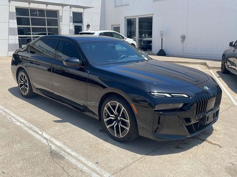 Used 2023 BMW 740i RWD image 2