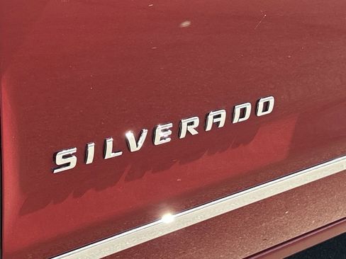 Used 2018 Chevrolet Silverado 1500 LTZ w/ Sport Package AWD/4WD image 31