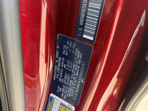 New 2025 Kia Carnival image 24